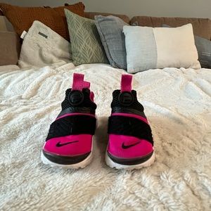 Baby girl Nike Sneakers SIZE 4